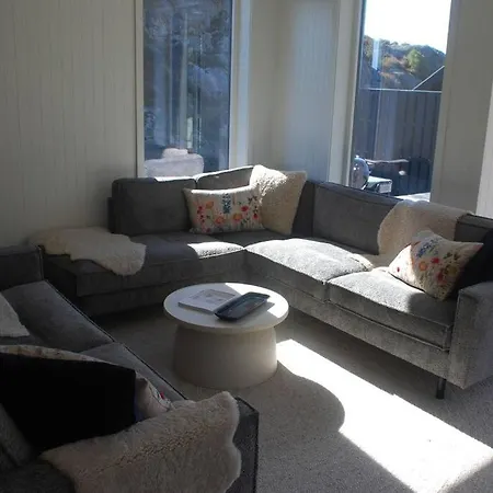 Nydelig Og Moderne Holiday home Farsund